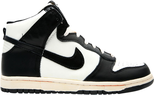 נעלי סניקרס Dunk High Vntg 'Sail Black' של המותג נייקי בצבע לבן עשויות 