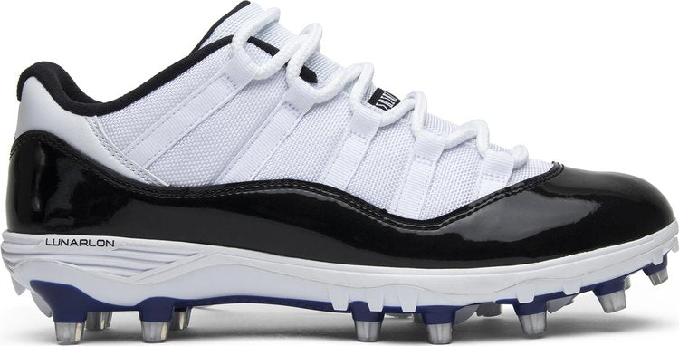 נעלי סניקרס Air Jordan 11 Low TD Cleat 'Concord' של המותג נייקי בצבע לבן עשויות 