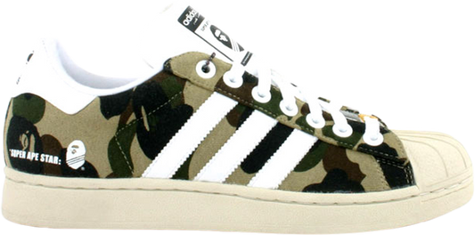 נעלי סניקרס A Bathing Ape x Superstar 'Super Ape Star' של המותג אדידס בצבע ירוק עשויות 