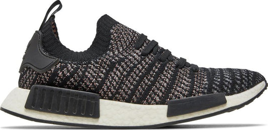 נעלי סניקרס NMD_R1 STLT Primeknit 'Black Pink של המותג אדידס בצבע שָׁחוֹר עשויות ניילון פוליאסטר Primeknit