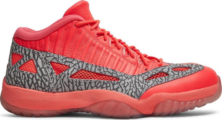 נעלי סניקרס Air Jordan 11 Retro Low IE 'Flash Crimson' של המותג נייקי בצבע כתום עשויות 