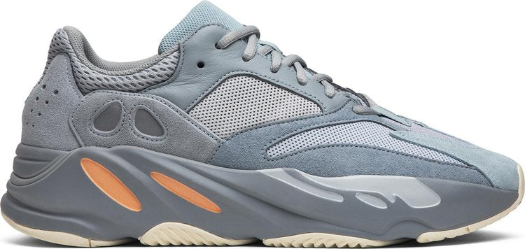 נעלי סניקרס Yeezy Boost 700 'Inertia' של המותג אדידס בצבע אפור עשויות עור (זמש)