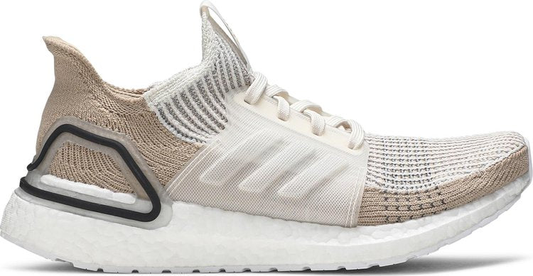 נעלי סניקרס Wmns UltraBoost 19 'Pale Nude' של המותג אדידס בצבע חום עשויות ניילון פוליאסטר Primeknit 360