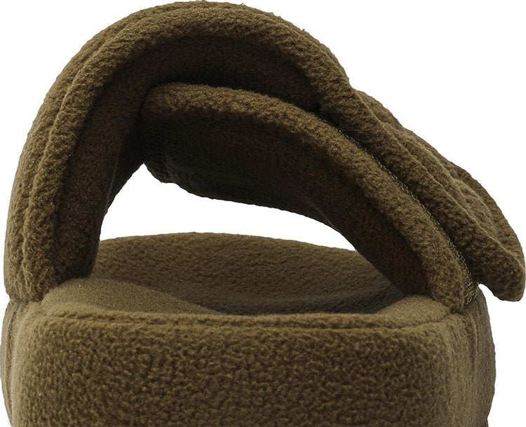 Yeezy Season 7 Fleece Slide 'Trench'