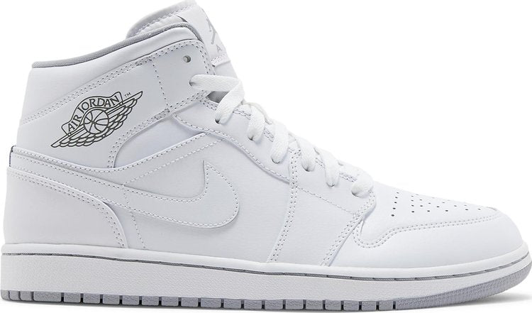 נעלי סניקרס Air Jordan 1 Mid 'White Wolf Grey' של המותג נייקי בצבע לבן עשויות עוֹר