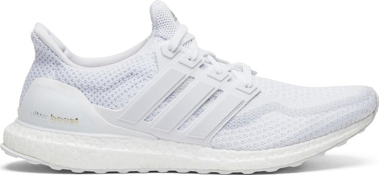 נעלי סניקרס UltraBoost 2.0 'Triple White' של המותג אדידס בצבע לבן עשויות ניילון פוליאסטר Primeknit