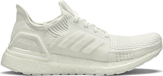 נעלי סניקרס UltraBoost 19 'Triple White' של המותג אדידס בצבע לבן עשויות ניילון פוליאסטר Primeknit 360