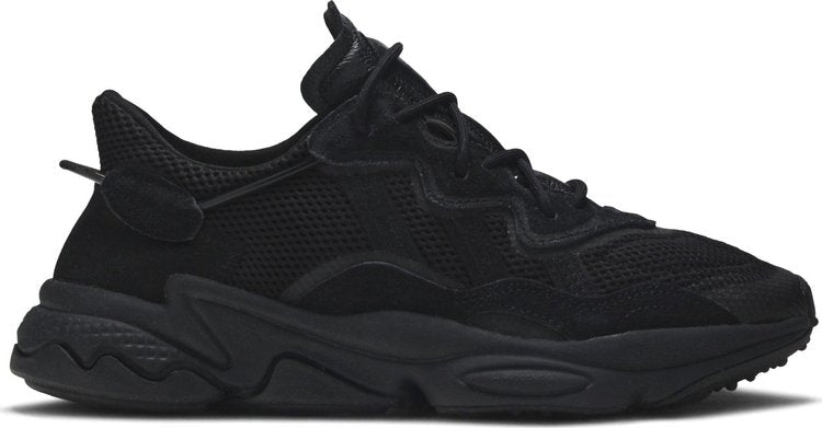 נעלי סניקרס Ozweego 'Black Carbon' של המותג אדידס בצבע שָׁחוֹר עשויות 