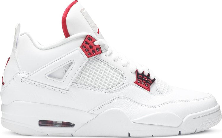 נעלי סניקרס Air Jordan 4 Retro 'Red Metallic' של המותג נייקי בצבע לבן עשויות עוֹר