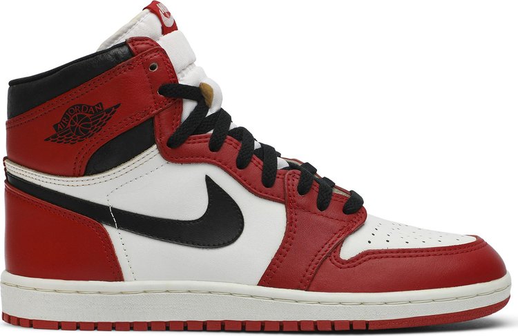 נעלי סניקרס Air Jordan 1 High 'Chicago' 1985 של המותג נייקי בצבע אָדוֹם עשויות עוֹר