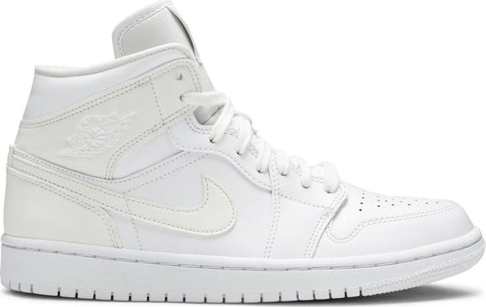 נעלי סניקרס Wmns Air Jordan 1 Mid 'White Ivory' של המותג נייקי בצבע לבן עשויות עוֹר