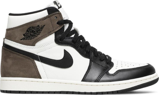 נעלי סניקרס Air Jordan 1 Retro High OG 'Dark Mocha' של המותג נייקי בצבע חום עשויות עוֹר