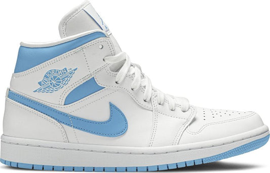 נעלי סניקרס Wmns Air Jordan 1 Mid 'UNC' של המותג נייקי בצבע כְּחוֹל עשויות 