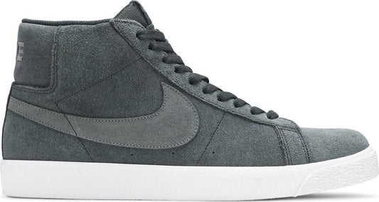 נעלי סניקרס Blazer Mid SB 'Black Suede' של המותג נייקי בצבע שָׁחוֹר עשויות 