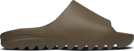 נעלי סניקרס Yeezy Slides 'Earth Brown' של המותג אדידס בצבע חום עשויות קצף מסוג EVA (פולימר)