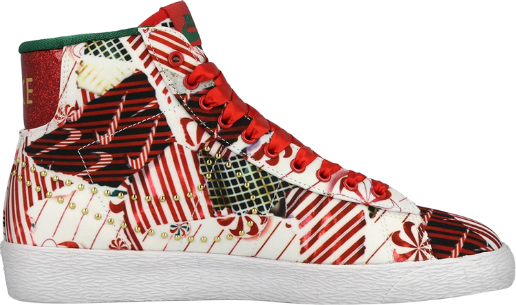נעלי סניקרס Wmns Blazer Mid QS 'Gift Wrapped Pack' של המותג נייקי בצבע אָדוֹם עשויות 