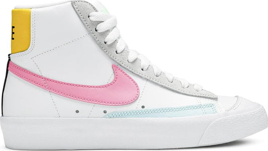 נעלי סניקרס Wmns Blazer Mid '77 Vintage 'Pastel' של המותג נייקי בצבע לבן עשויות עוֹר