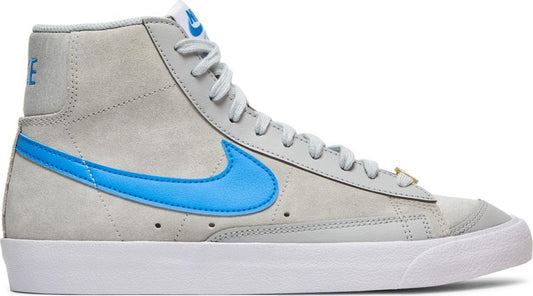 נעלי סניקרס Blazer Mid '77 'Coney Island Hoops' של המותג נייקי בצבע אפור עשויות עור (זמש)