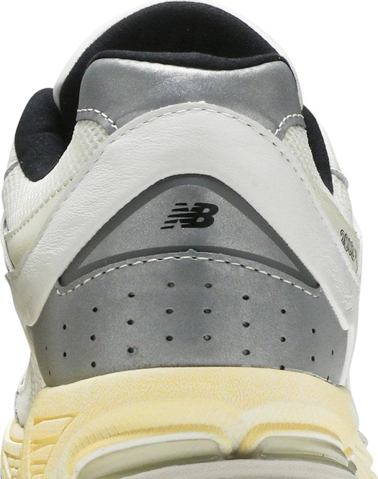 thisisneverthat x 2002R 'White'