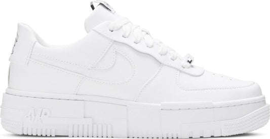 נעלי סניקרס Wmns Air Force 1 'Pixel White' של המותג נייקי בצבע לבן עשויות עוֹר