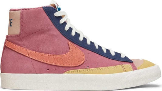 נעלי סניקרס Blazer Mid '77 'Desert Berry' של המותג נייקי בצבע אָדוֹם עשויות עור (זמש)