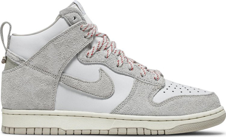 נעלי סניקרס Notre x Dunk High 'Light Orewood Brown' של המותג נייקי בצבע חום עשויות עור (זמש)