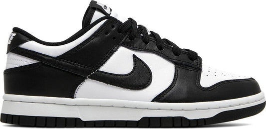 נעלי סניקרס Wmns Dunk Low 'Black White' של המותג נייקי בצבע שָׁחוֹר עשויות עוֹר