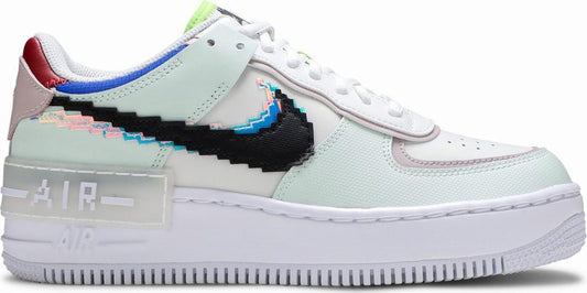 נעלי סניקרס Wmns Air Force 1 Shadow SE 'Pixel Swoosh - Barely Green' של המותג נייקי בצבע ירוק עשויות עוֹר