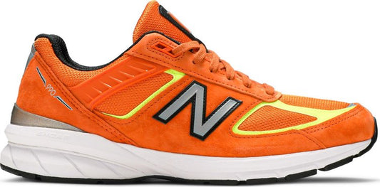 נעלי סניקרס 990v5 Made in USA 'Orange' של המותג ניו באלאנס בצבע כתום עשויות רֶשֶׁת