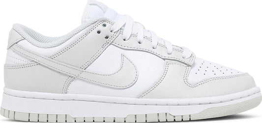 נעלי סניקרס Wmns Dunk Low 'Photon Dust' של המותג נייקי בצבע לבן עשויות עוֹר