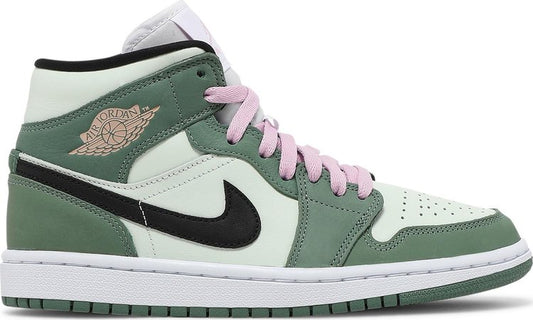 נעלי סניקרס Wmns Air Jordan 1 Mid SE 'Dutch Green' של המותג נייקי בצבע ירוק עשויות עוֹר