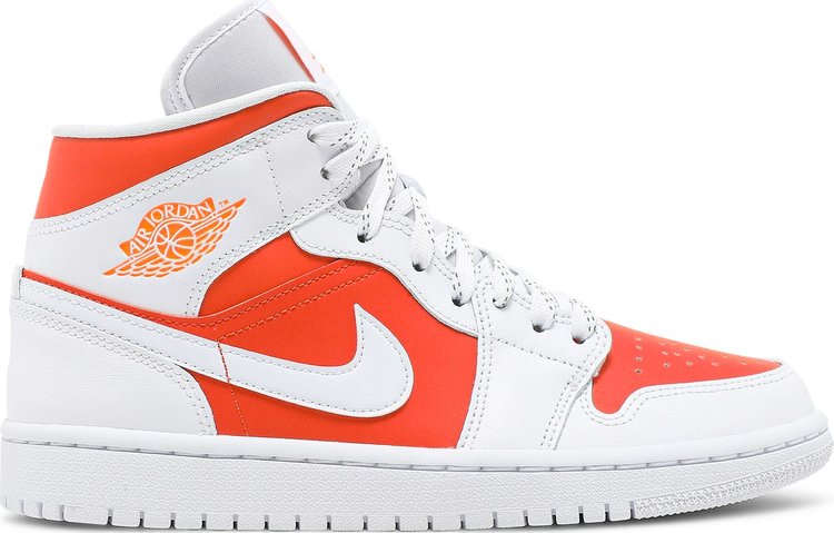 נעלי סניקרס Wmns Air Jordan 1 Mid SE 'Bright Citrus' של המותג נייקי בצבע כתום עשויות 