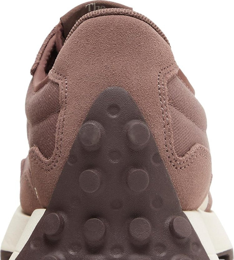 Wmns 327 'Black Fig'
