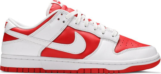 נעלי סניקרס Dunk Low 'Championship Red' של המותג נייקי בצבע אָדוֹם עשויות עוֹר