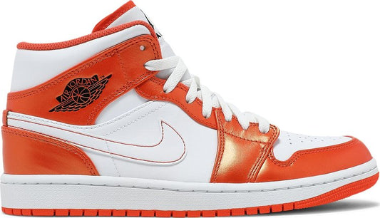 נעלי סניקרס Air Jordan 1 Mid SE 'Electro Orange' של המותג נייקי בצבע כתום עשויות עוֹר