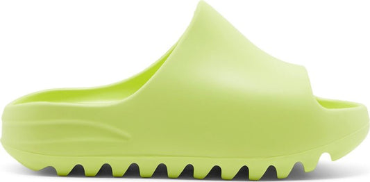 נעלי סניקרס Yeezy Slide Kids 'Glow Green' של המותג אדידס בצבע ירוק עשויות קצף מסוג EVA (פולימר)