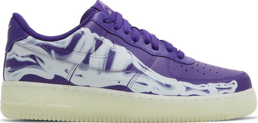 נעלי סניקרס Air Force 1 Low 'Purple Skeleton' של המותג נייקי בצבע סָגוֹל עשויות עוֹר