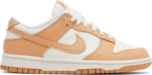 נעלי סניקרס Wmns Dunk Low 'Harvest Moon' של המותג נייקי בצבע שָׁזוּף עשויות עוֹר