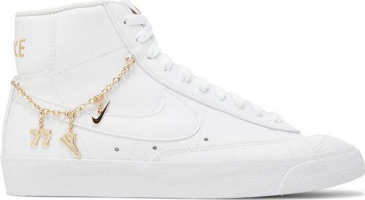 נעלי סניקרס Wmns Blazer Mid '77 LX 'Lucky Charms - White' של המותג נייקי בצבע לבן עשויות עוֹר