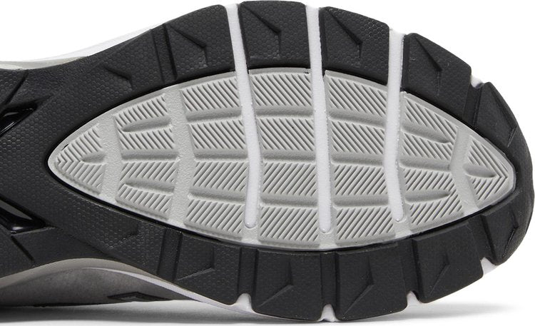 990v5 Made in USA B Wide 'Castlerock'