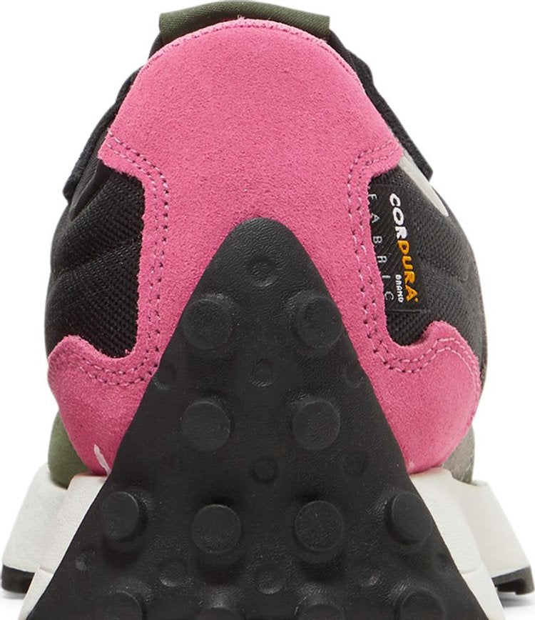327 'Black Pink Green'
