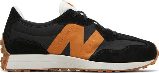 נעלי סניקרס 327 Big Kid 'Black Madras Orange' של המותג ניו באלאנס בצבע שָׁחוֹר עשויות עור (זמש)
