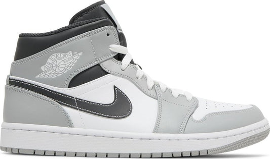 נעלי סניקרס Air Jordan 1 Mid 'Light Smoke Grey' של המותג נייקי בצבע אפור עשויות עוֹר