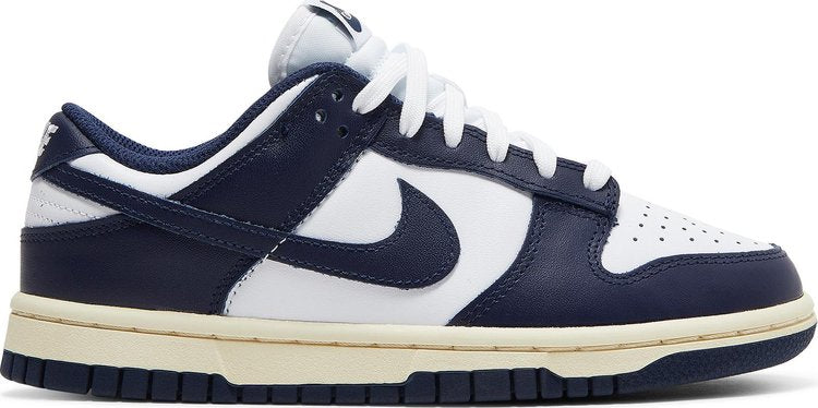 נעלי סניקרס Wmns Dunk Low 'Vintage Navy' של המותג נייקי בצבע כְּחוֹל עשויות עוֹר