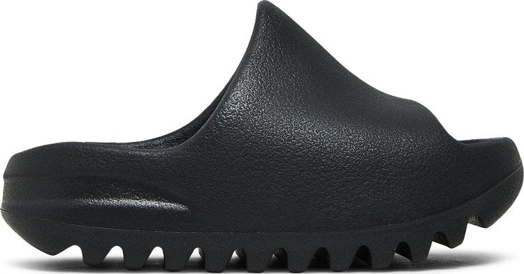 נעלי סניקרס Yeezy Slides Kids 'Onyx' של המותג אדידס בצבע שָׁחוֹר עשויות קצף מסוג EVA (פולימר)