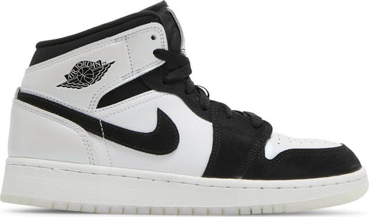 נעלי סניקרס Air Jordan 1 Mid SE GS 'Diamond' של המותג נייקי בצבע לבן עשויות עוֹר