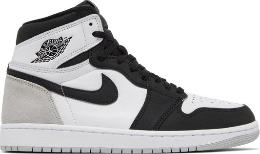 נעלי סניקרס Air Jordan 1 Retro High OG 'Stage Haze' של המותג נייקי בצבע אפור עשויות עוֹר