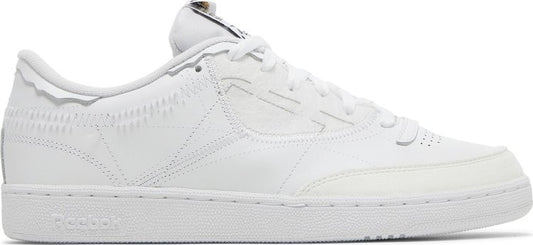 נעלי סניקרס Maison Margiela x Club C 'Memory Of - White' של המותג ריבוק בצבע לבן עשויות עוֹר