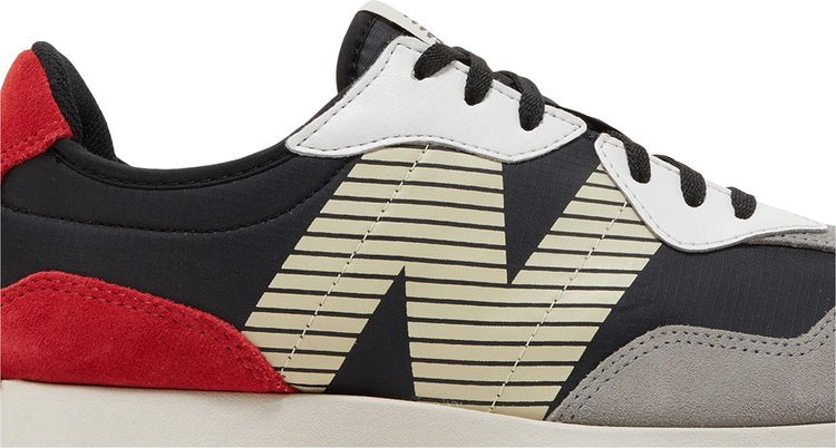 327 'Black Team Red'
