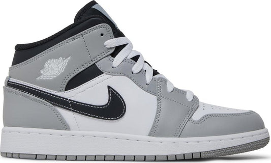 נעלי סניקרס Air Jordan 1 Mid GS 'Light Smoke Grey' של המותג נייקי בצבע אפור עשויות עוֹר